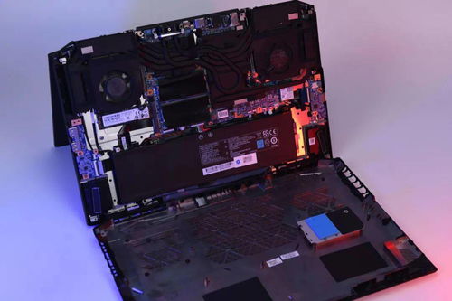 科技革新 機械革命曠世水冷游戲本拆機圖解，探秘貫穿CPU與GPU的散熱管道